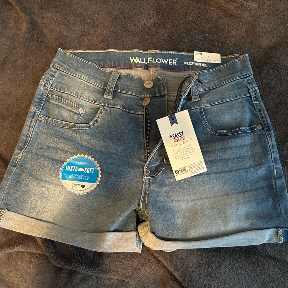 Wallflower shorts